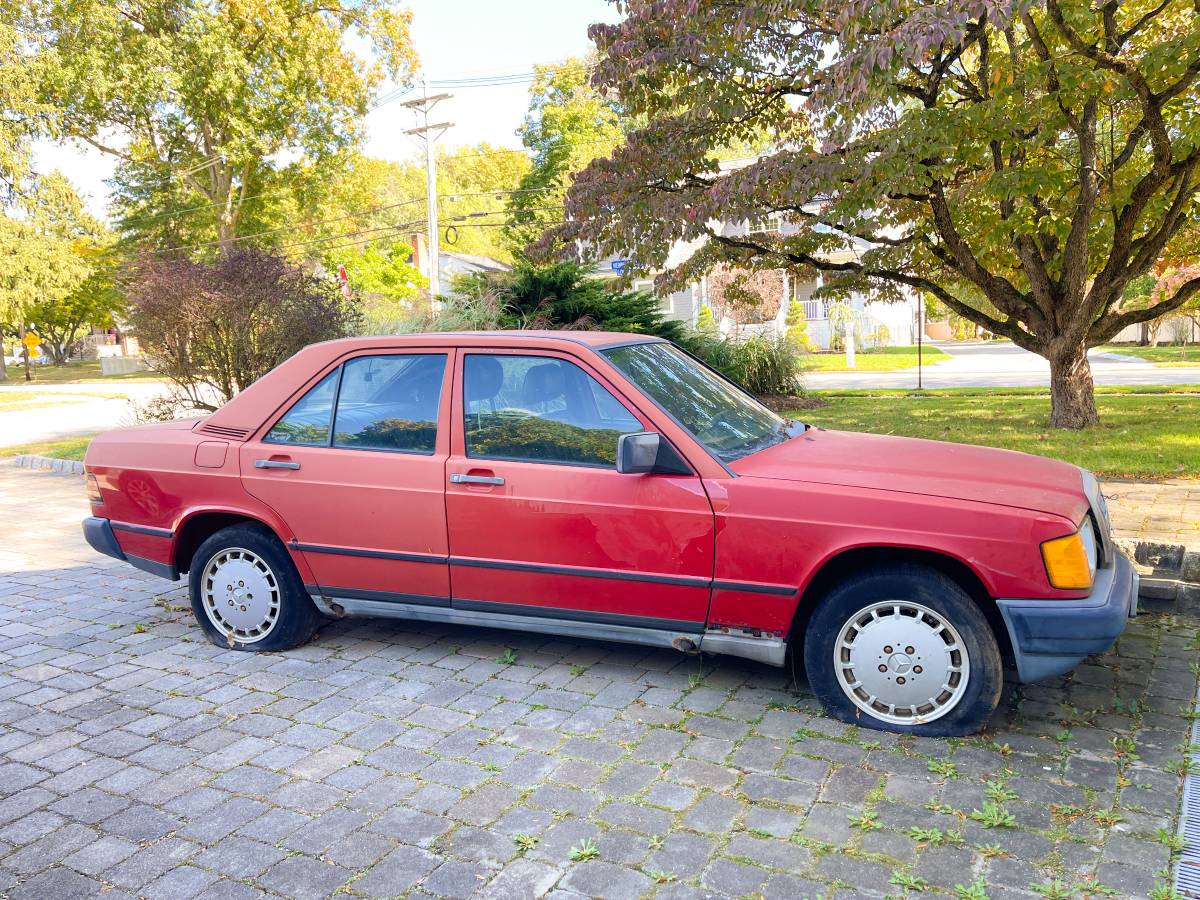 Mercedes-benz-E-class-1986-red