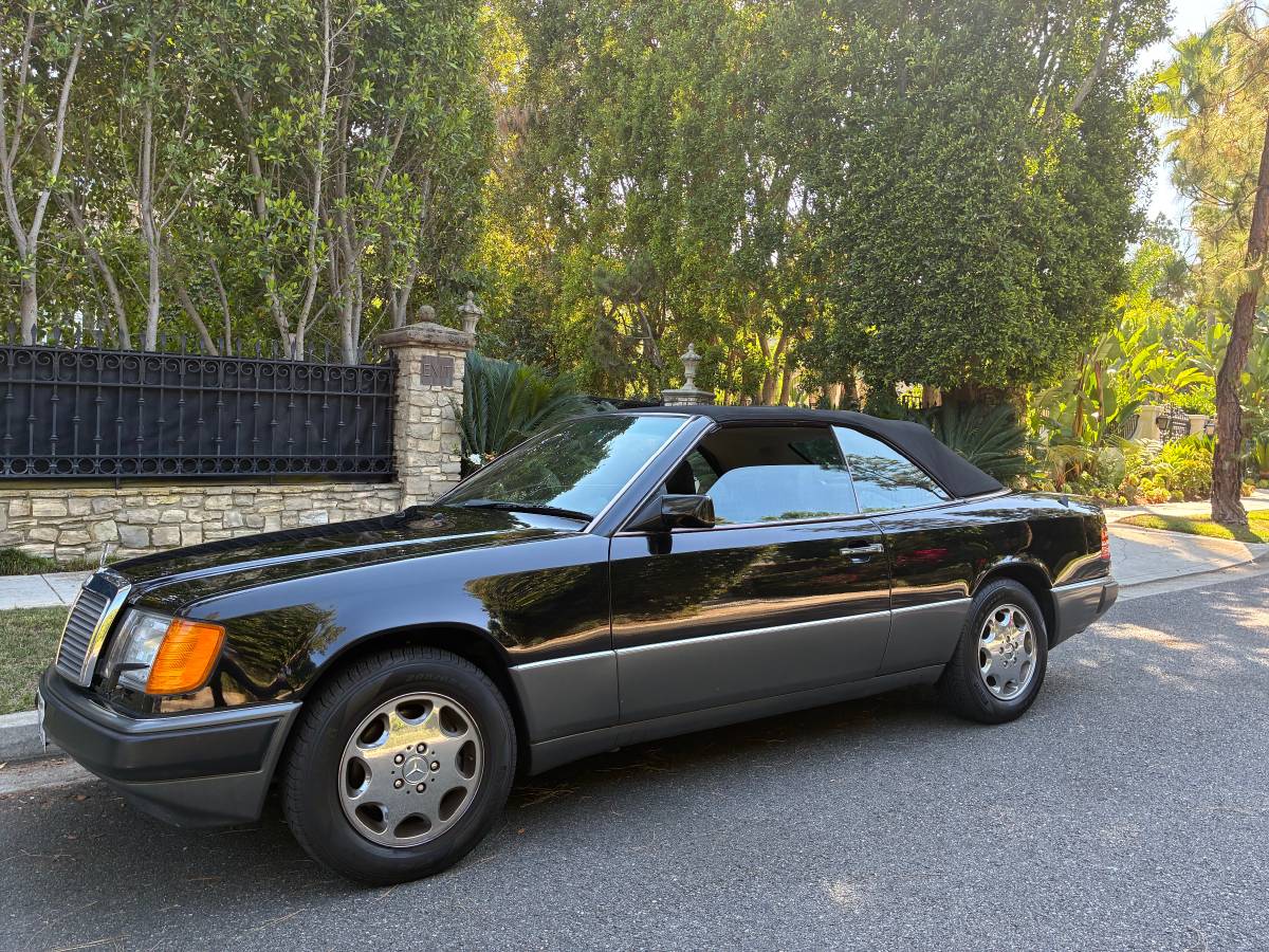 Mercedes-benz-E-class-1993-black