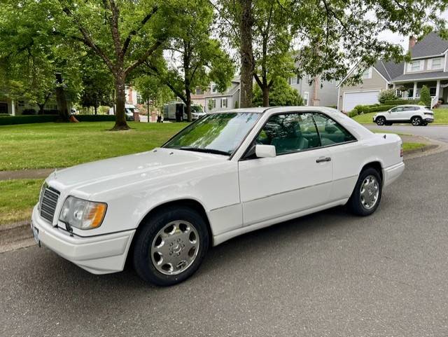 Mercedes-benz-E-class-1994-White