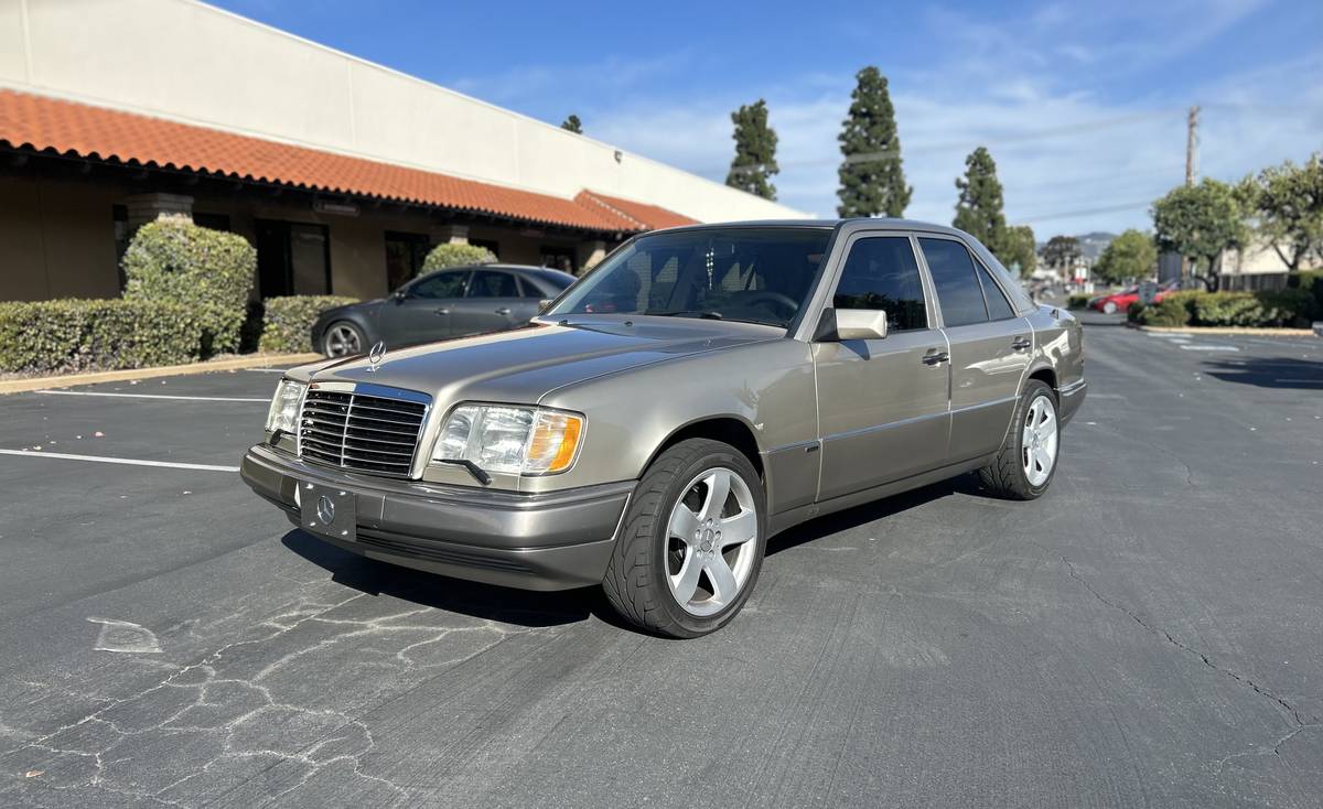 Mercedes-benz-E-class-1994-custom