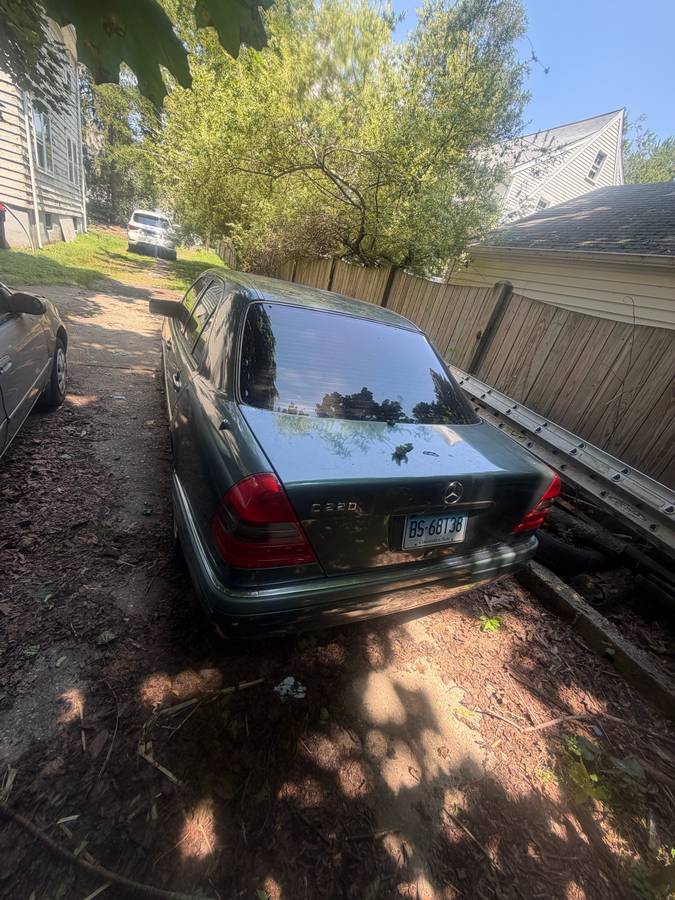 Mercedes-benz-c220-1994-green