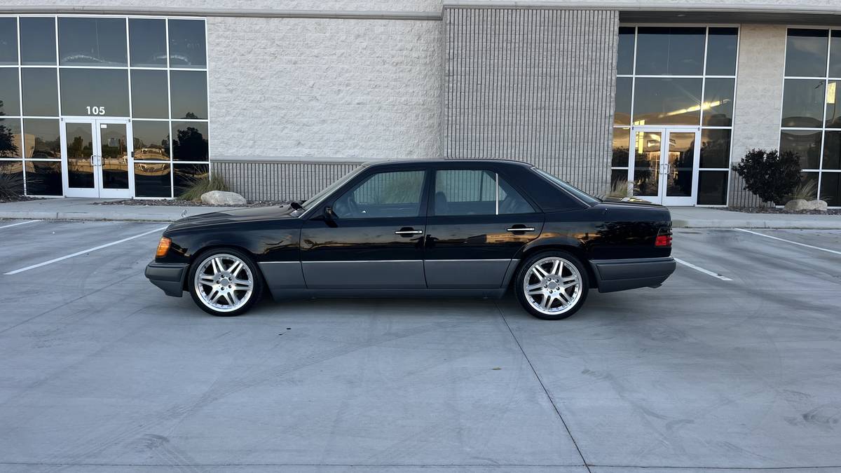 Mercedes-benz-e320-1994-black Mercedes-benz-e320-1994-black