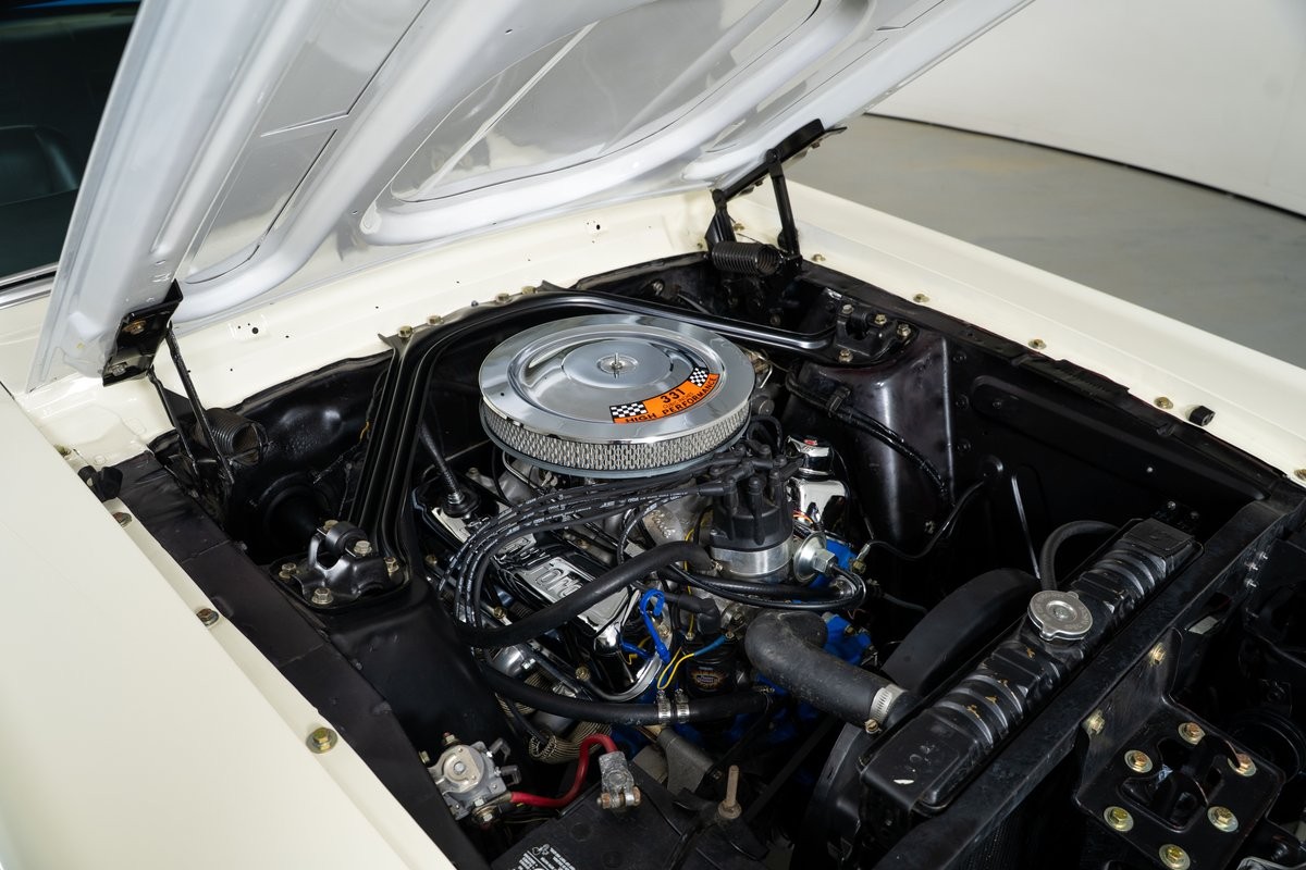 Mercury-Cougar-1967-White-Black