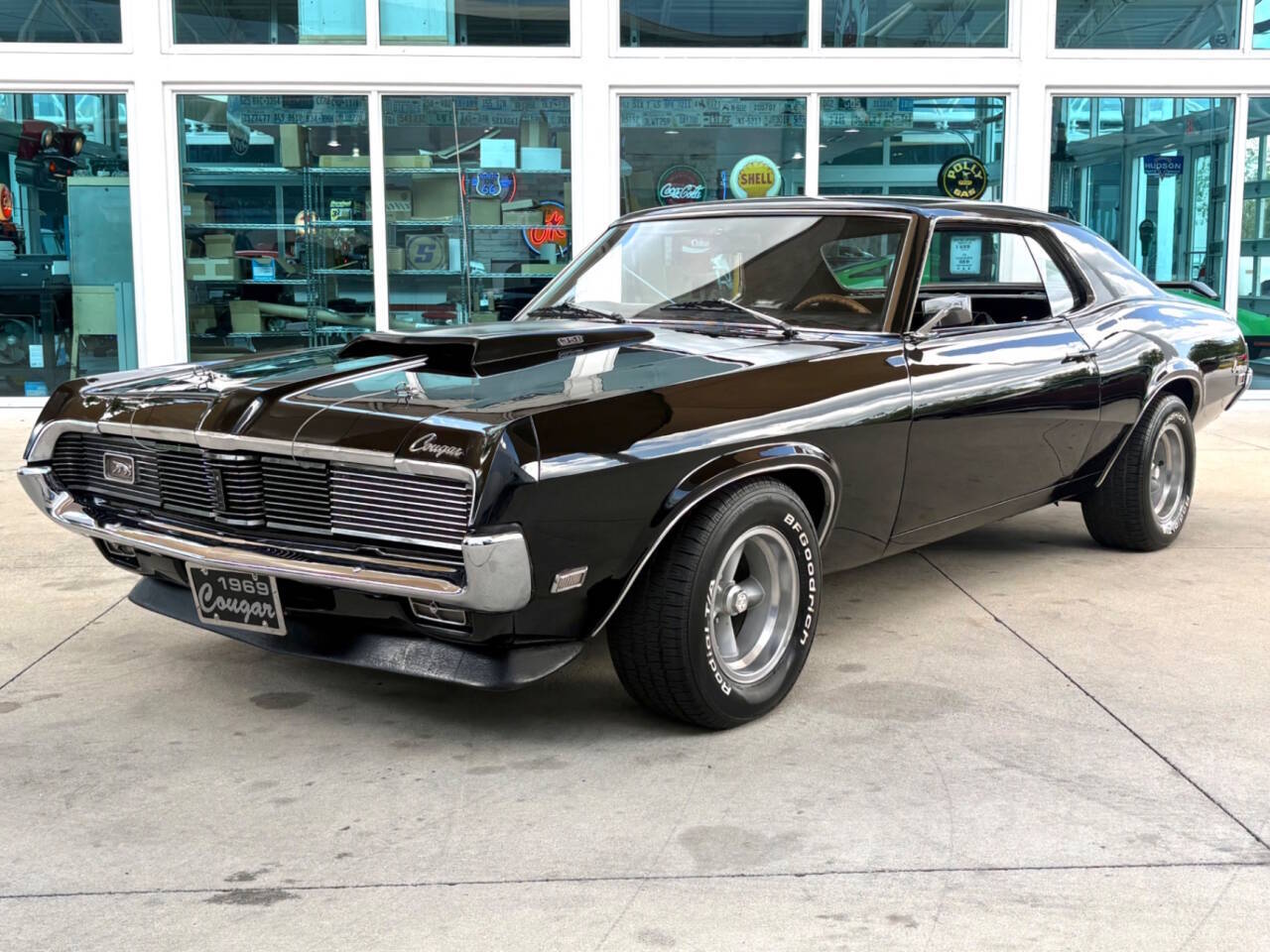 Mercury-Cougar-1969-Black-Black