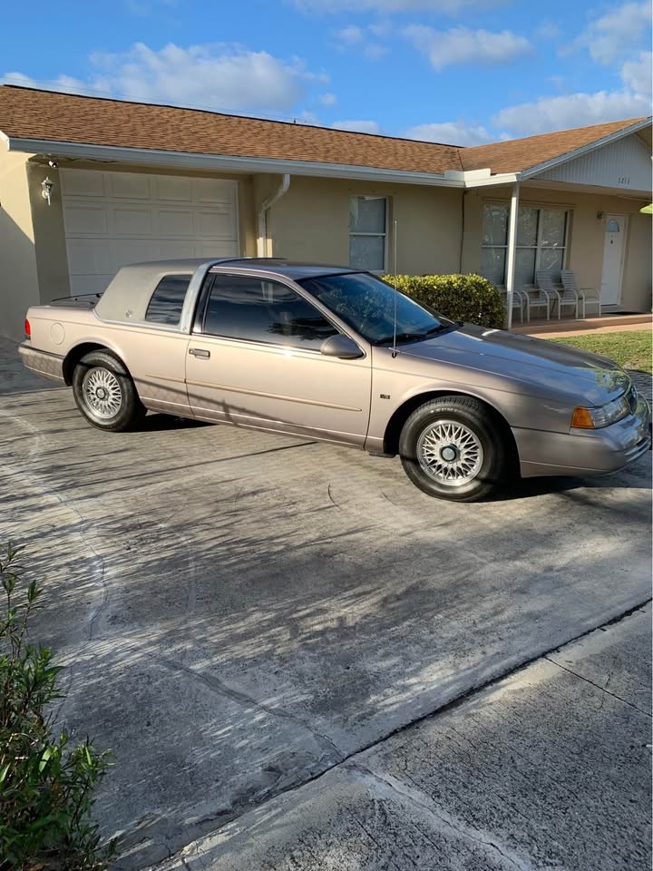 Mercury-Cougar-1995-Sedan-Tan
