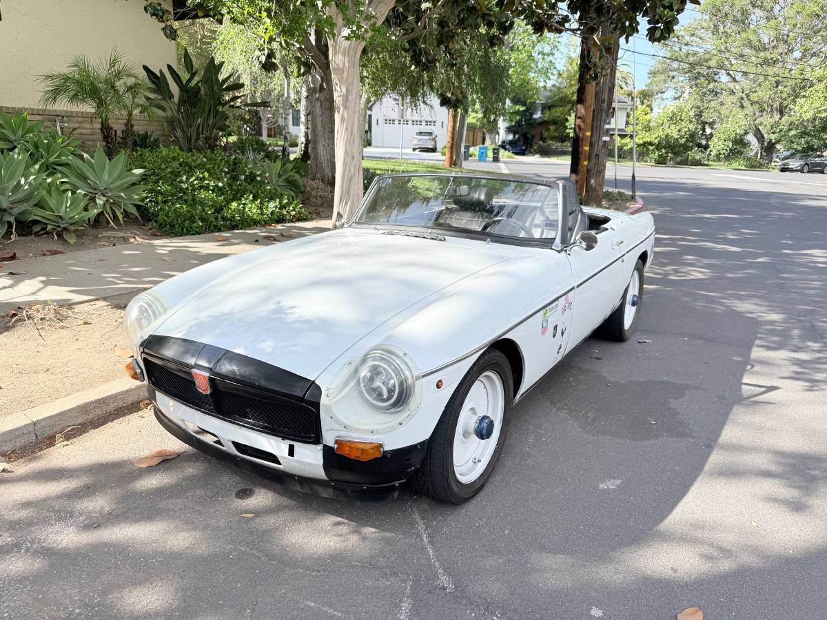 Mg-Mgb-roadster-1976-white