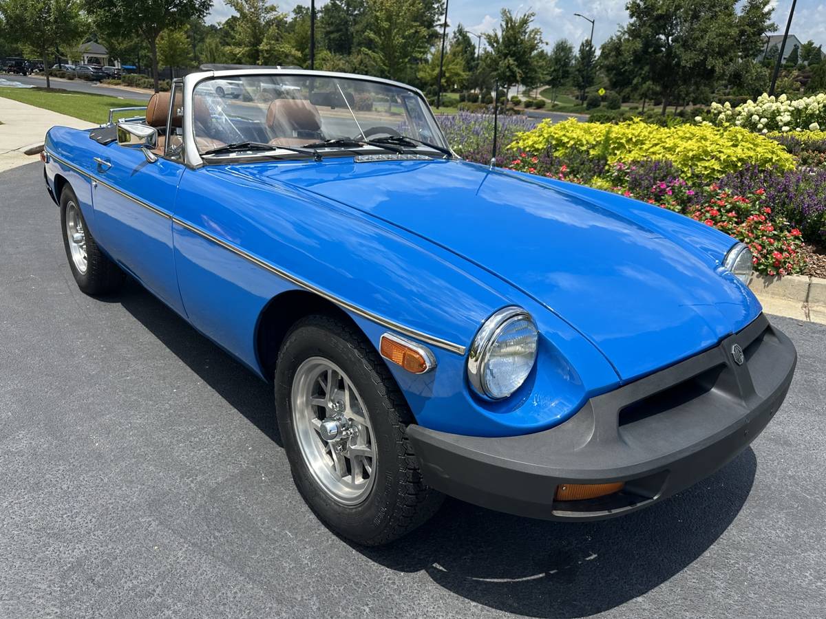 Mg-Mgb-roadster-1977-blue