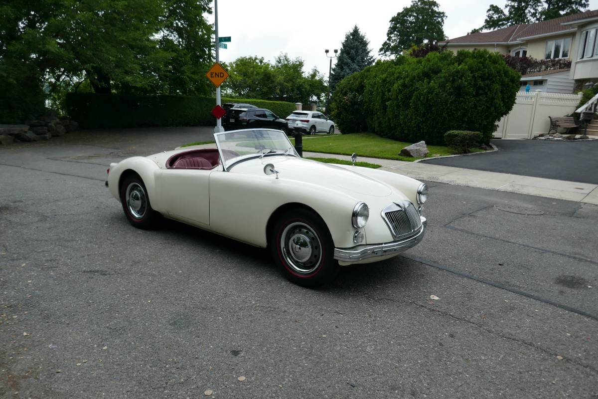 Mga-roadster-1960-white