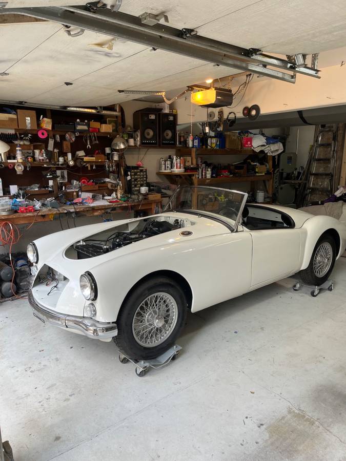 Mgb-1962-white