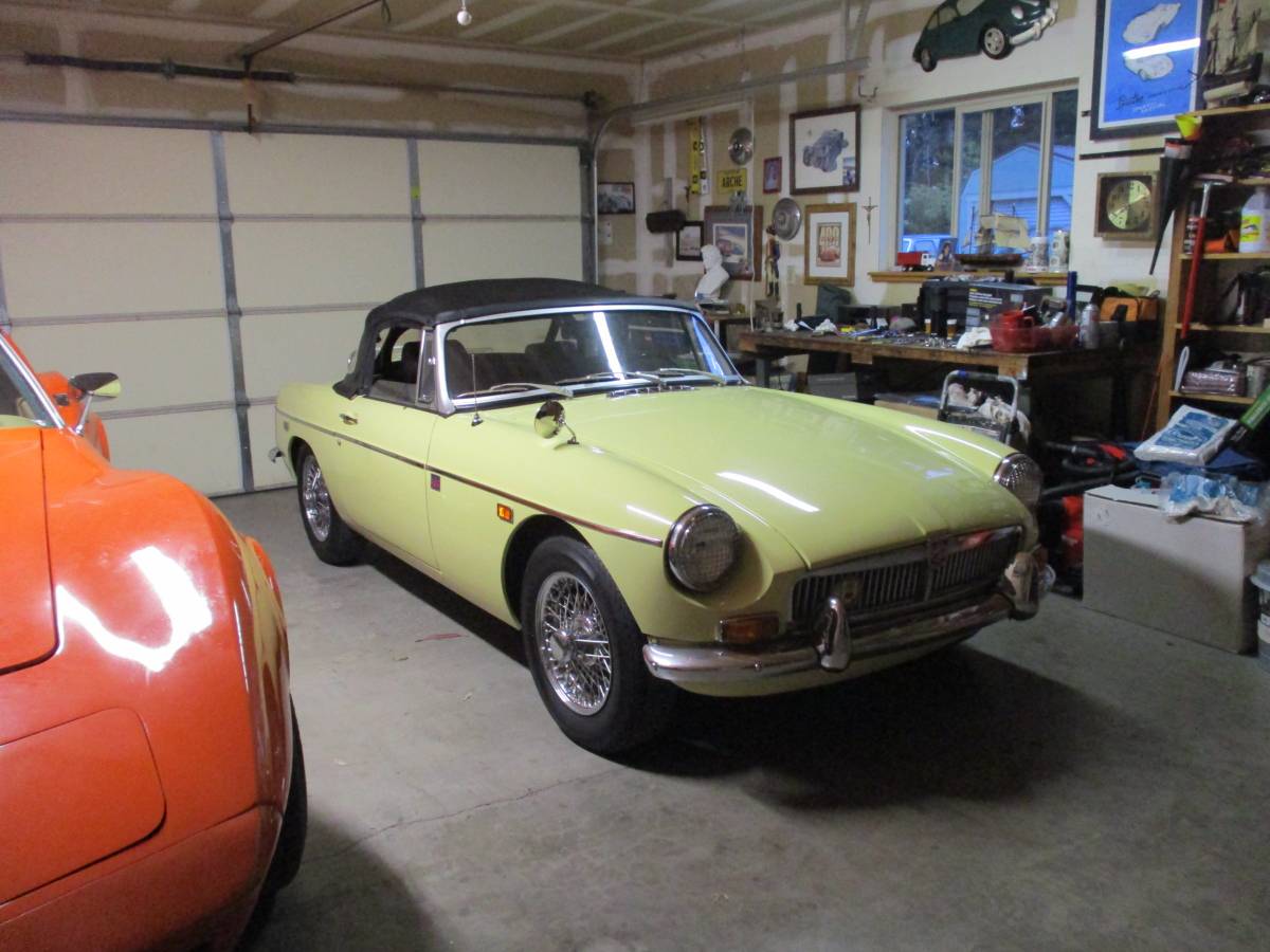 Mgb-roadster-1969-yellow
