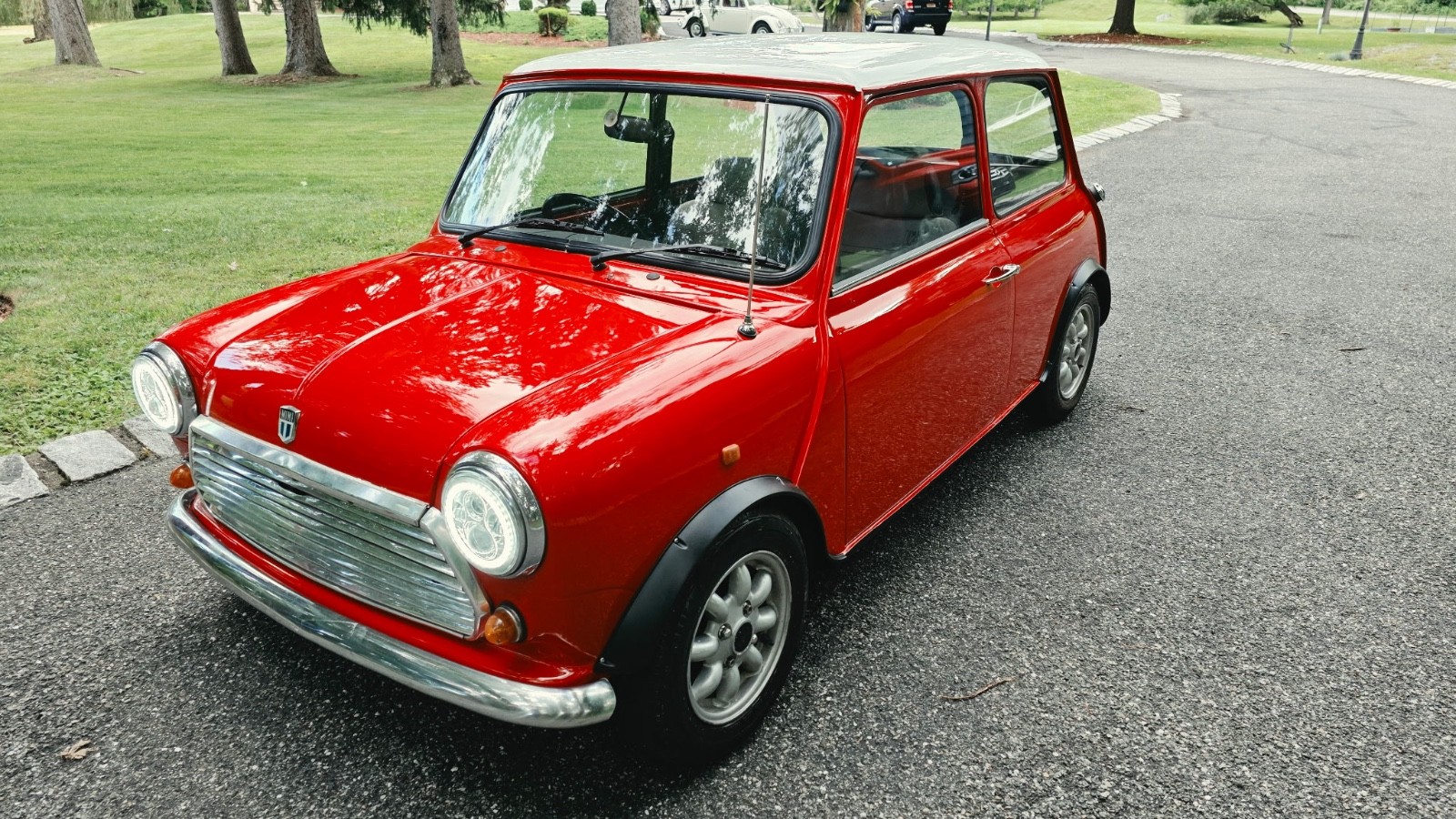 Mini-Classic-Mini-1977-Coupe-Black
