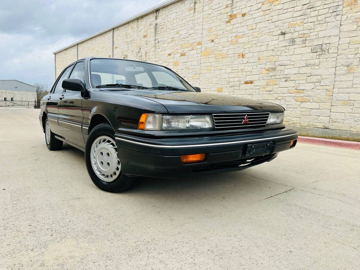 Mitsubishi-Galant-1989