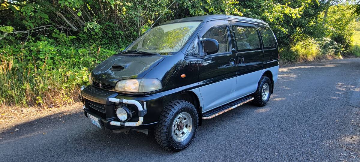 Mitsubishi-L400-1994-black