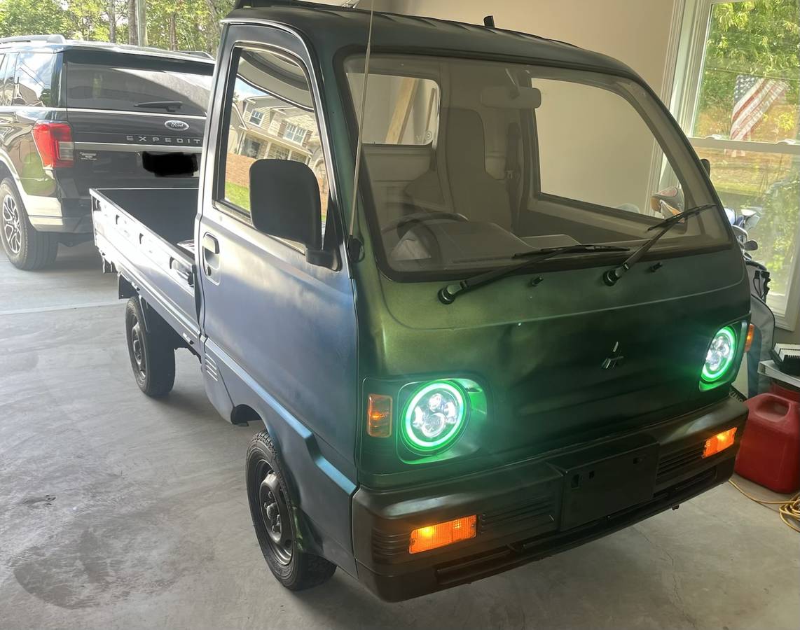 Mitsubishi-Minicab-1991-green