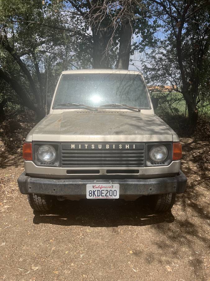 Mitsubishi-Montero-base-1988