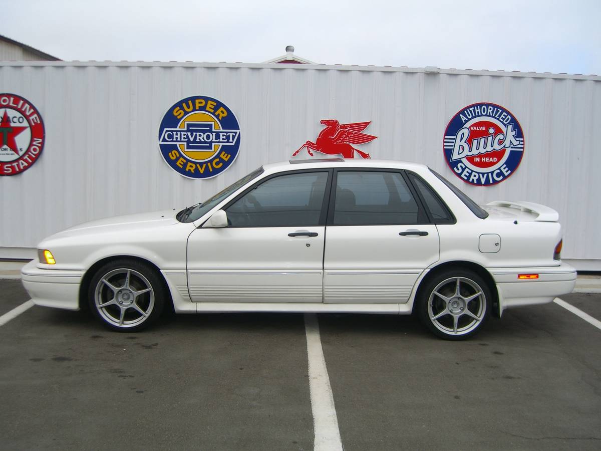 Mitusbishi-galant-vr4-1992