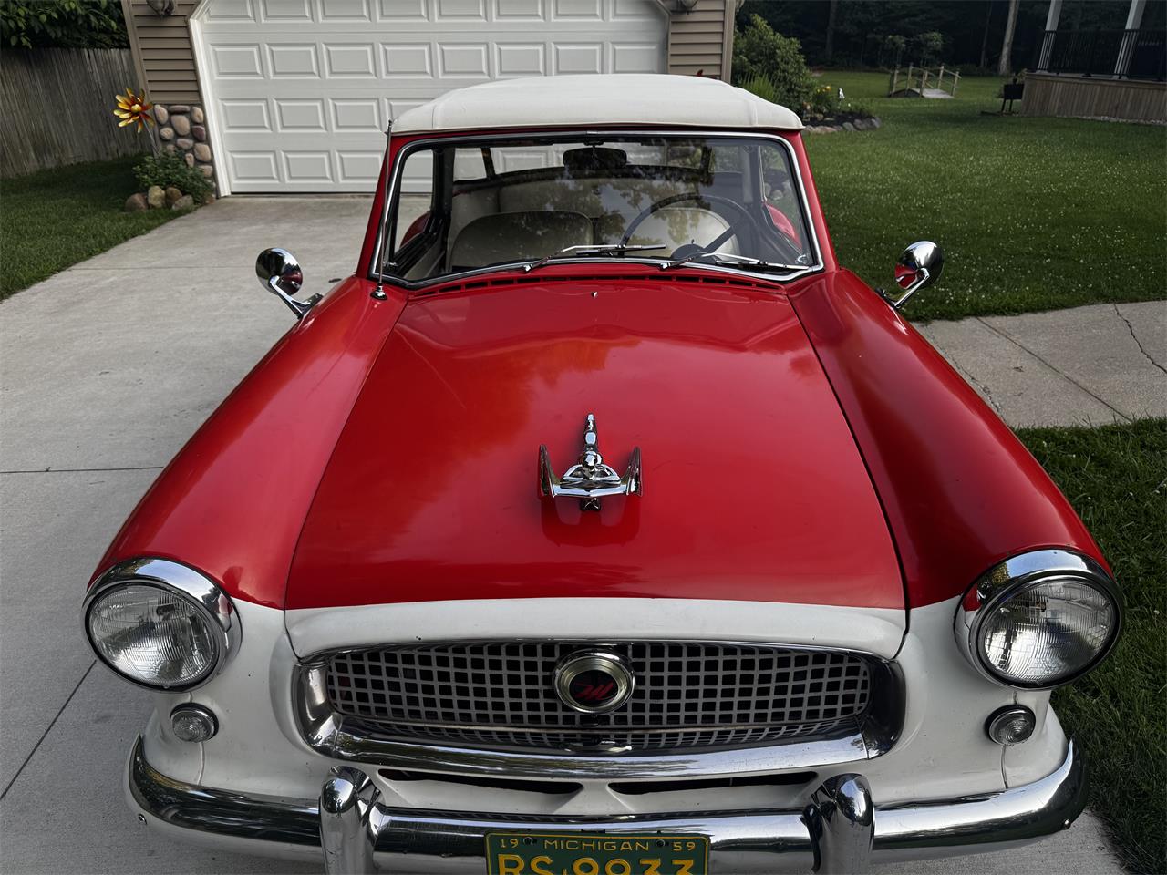 Nash-Metropolitan-1959-Redwhite-BlackWhite