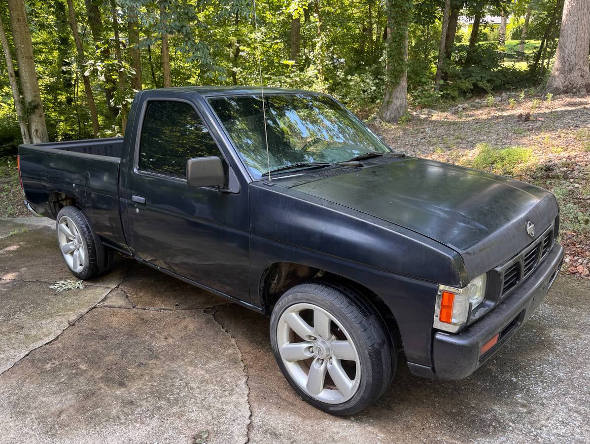 Nissan-D21-1993-black