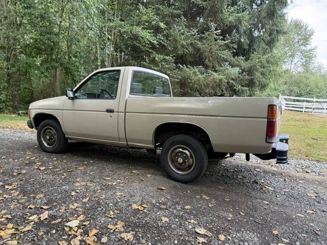 Nissan-D21-hard-body-1986-Brown