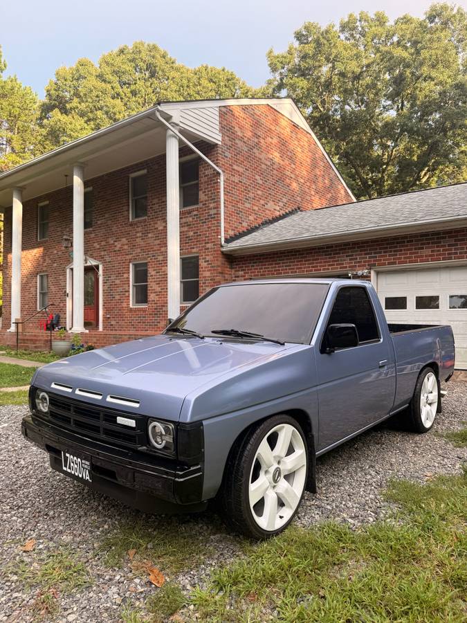 Nissan-D21-hardbody-1986-blue