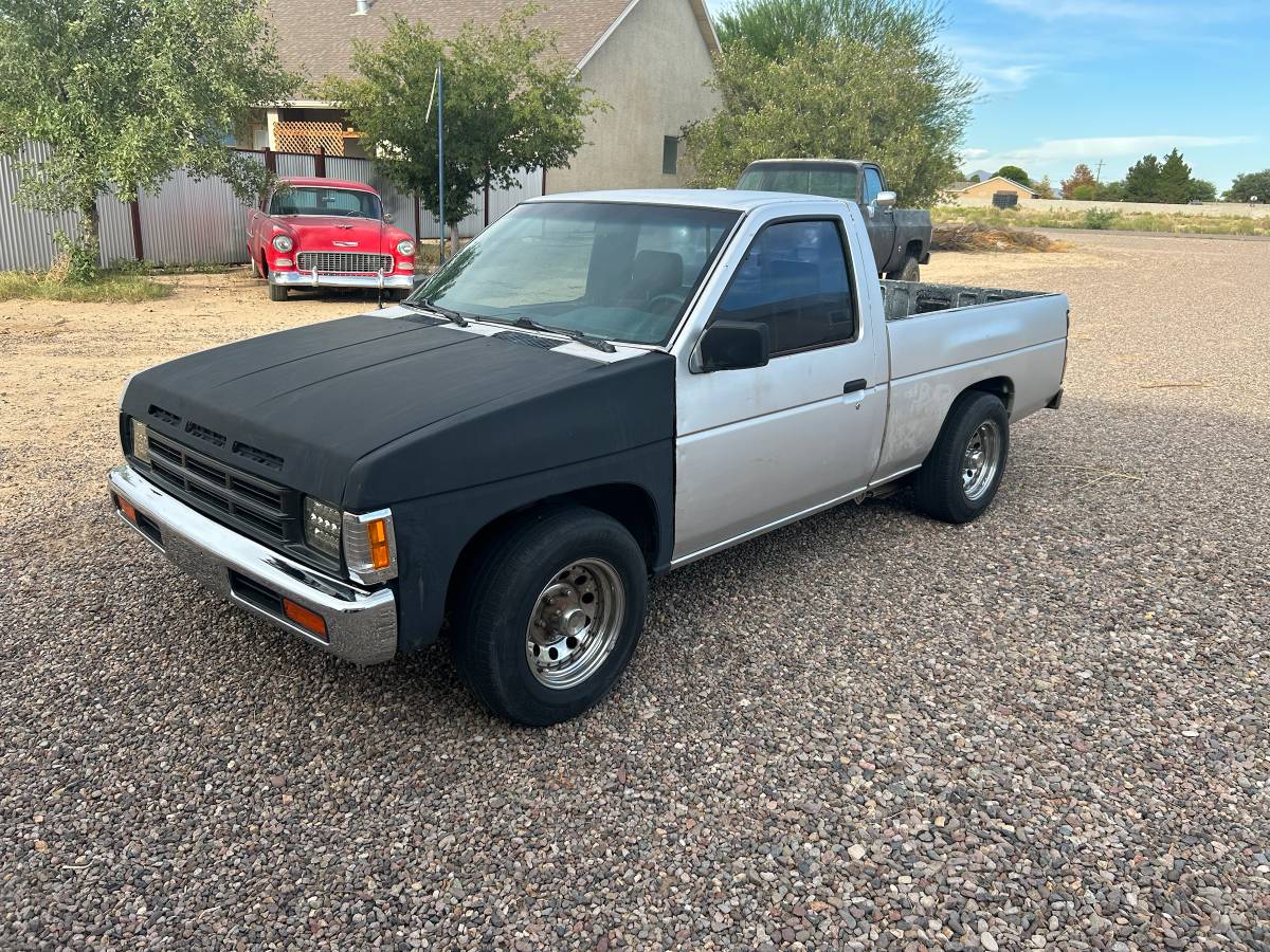 Nissan-D21-hardbody-1991-silver