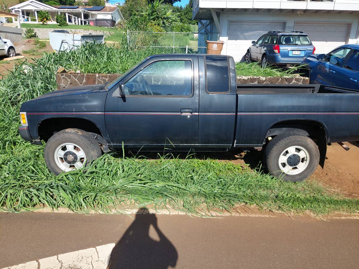 Nissan-D21-hardbody-1996-Black