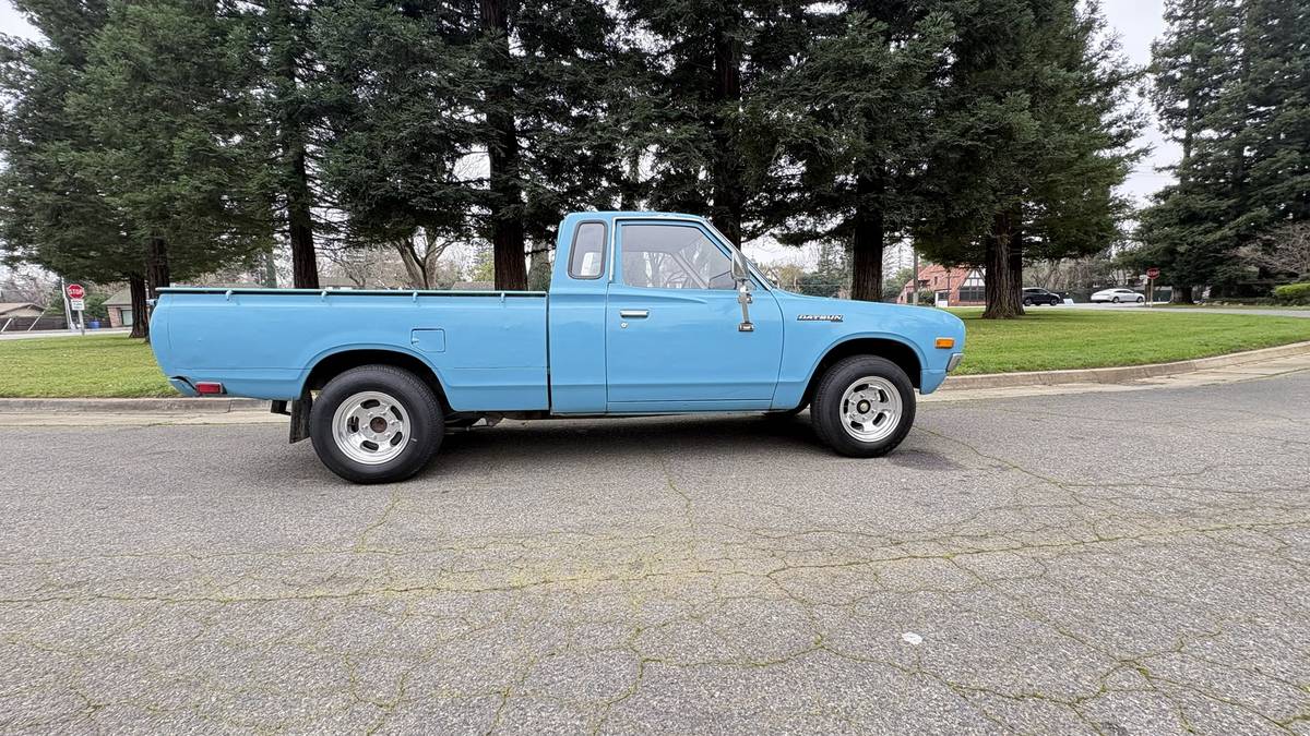 Nissan-Datsun-620-1975-Blue