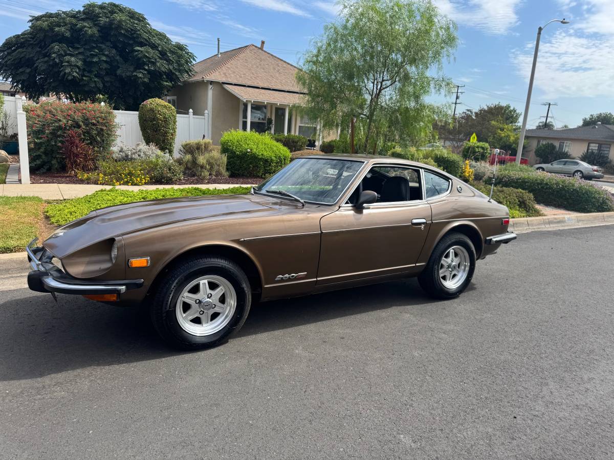 Nissan-Dotson-1974-brown
