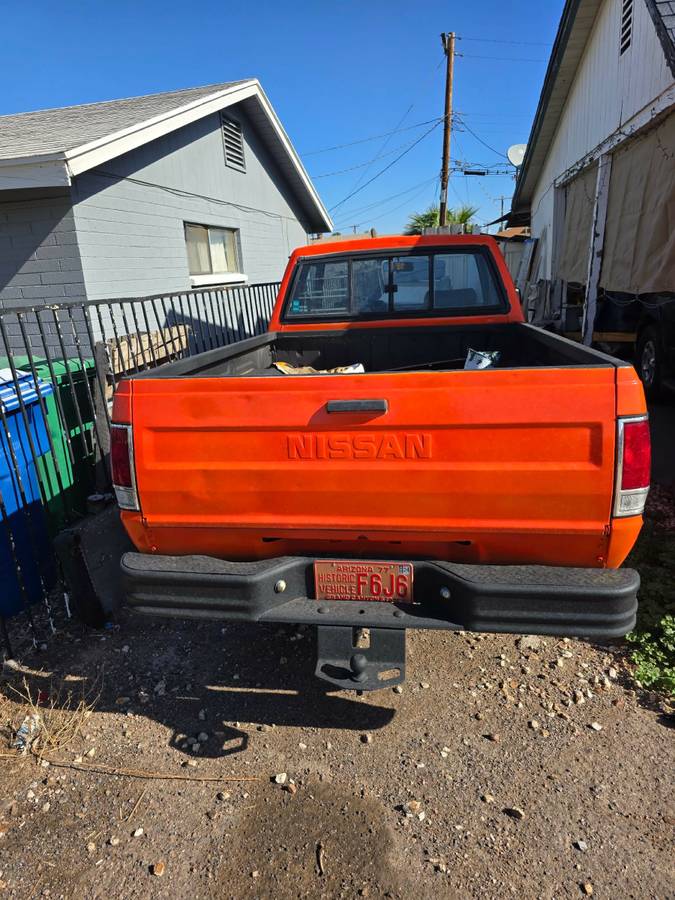Nissan-Frontier-1982-Orange
