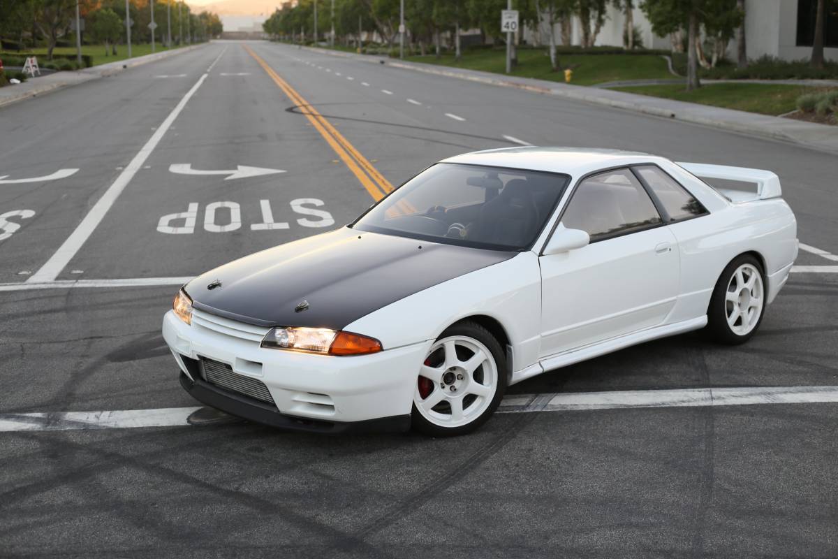 Nissan-Gtr-1994-white