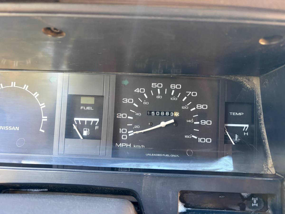 Nissan-Hardbody-4x4-1992-Gray