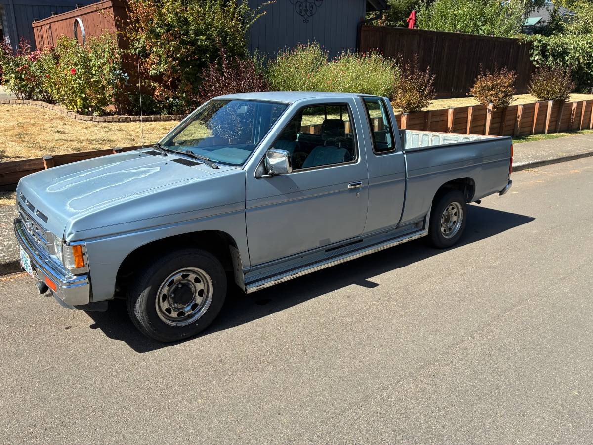 Nissan King cab pickup 1992, photo 1