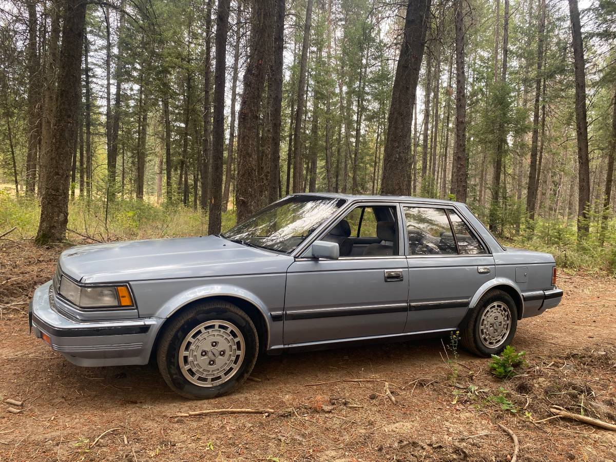 Nissan-Maxima-1986-blue