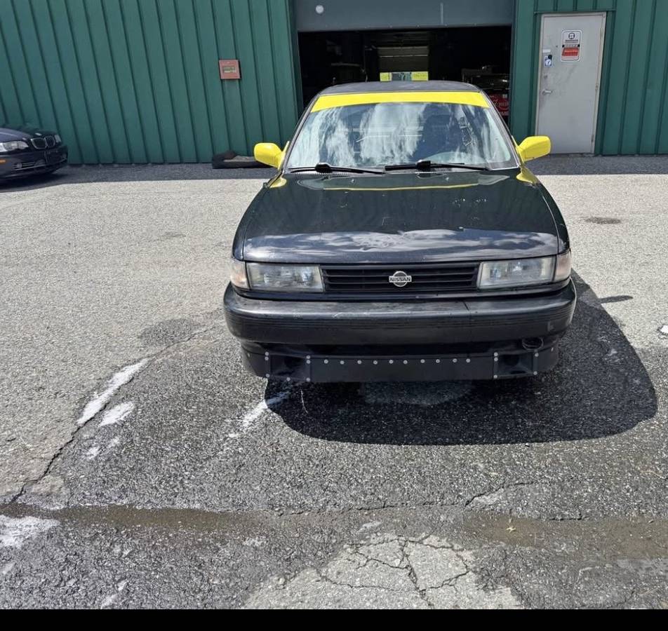 Nissan-Sentra-1992-black