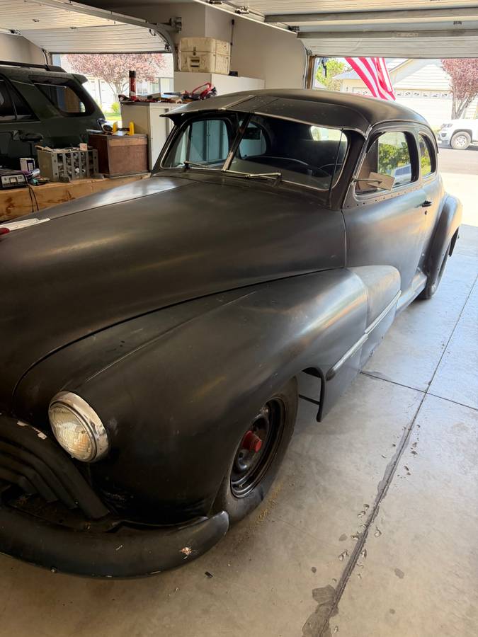 Oldsmobile-1948-black