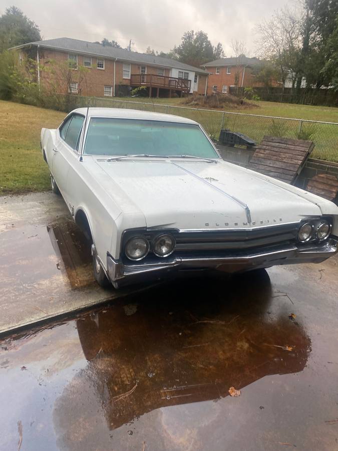 Oldsmobile-1965-white