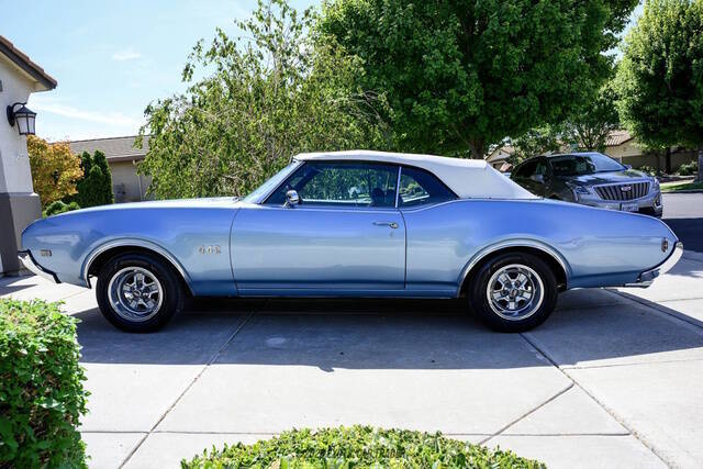 Oldsmobile-4-4-2-1969