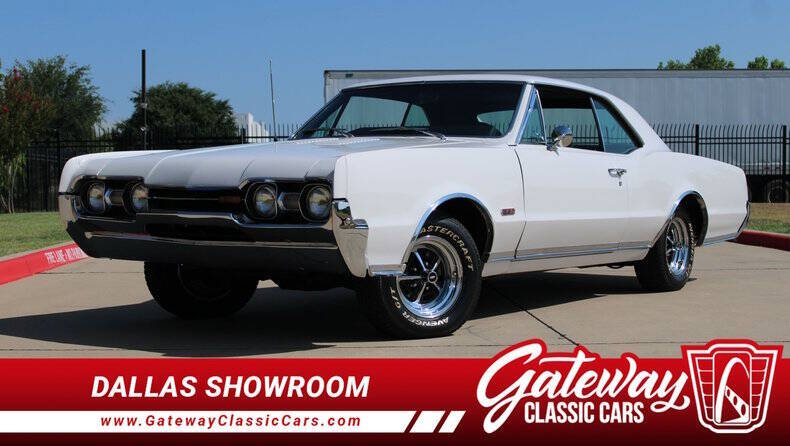 Oldsmobile-442-1967-White-Black
