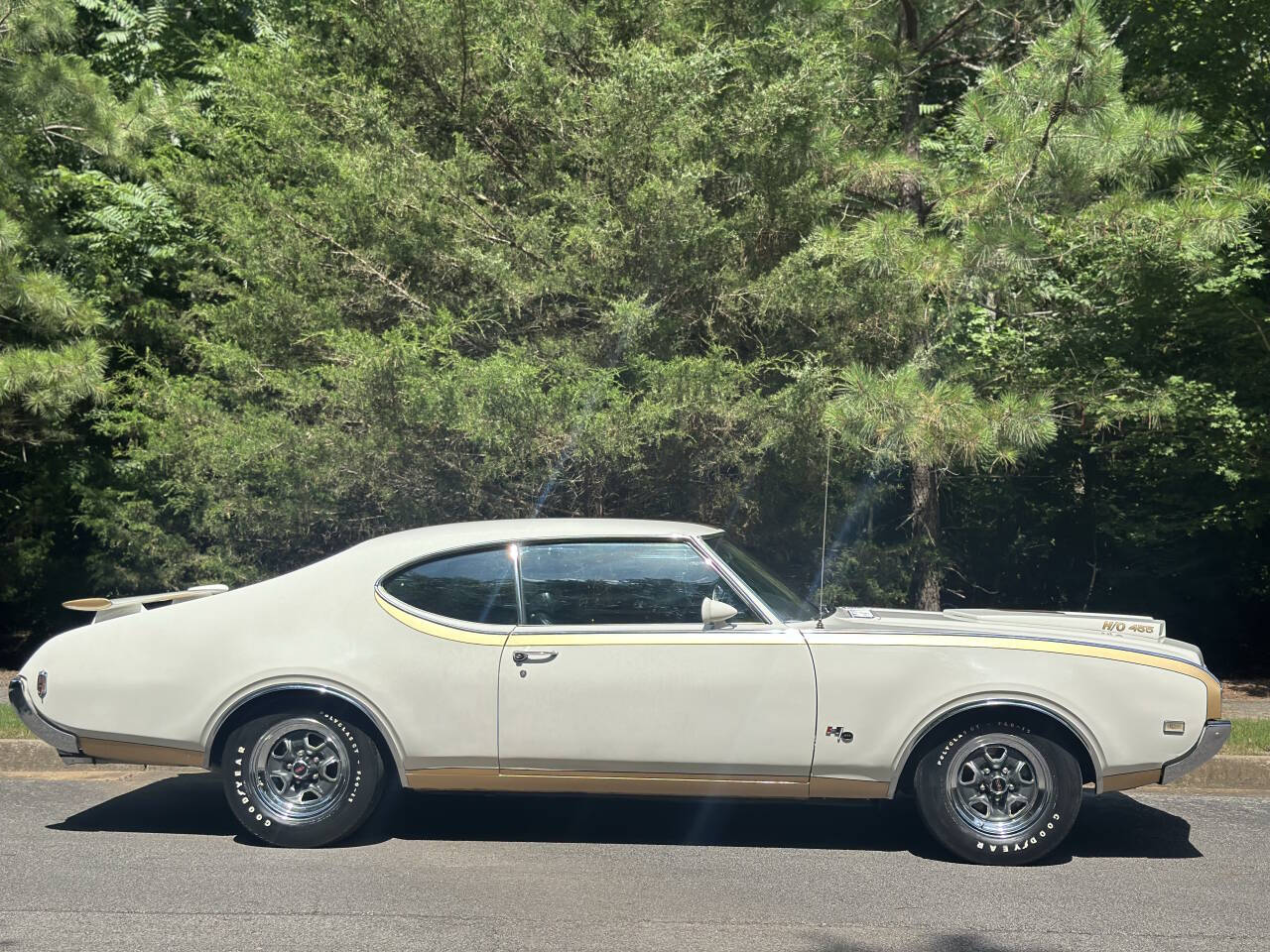 Oldsmobile-442-1969-White-Black