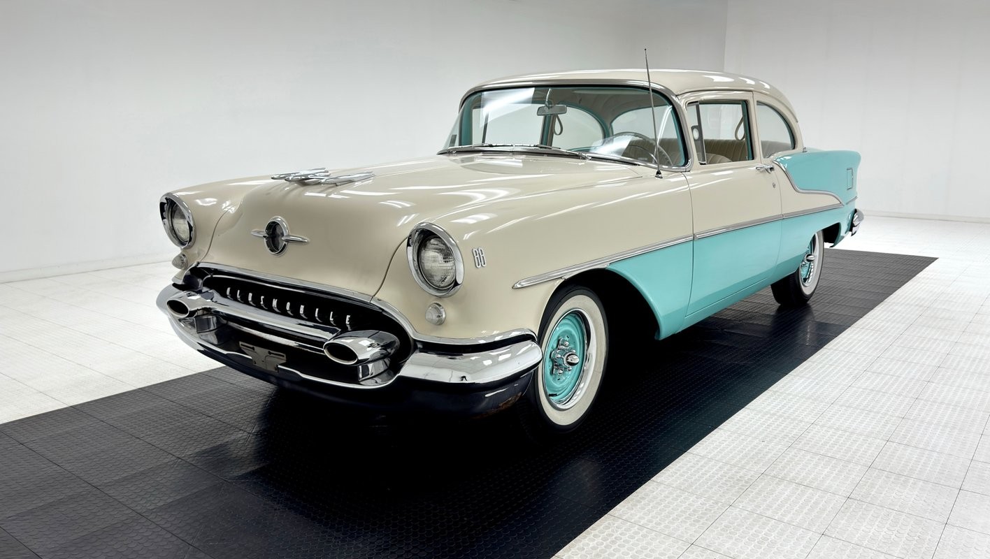 Oldsmobile-88-1955-Sedan-Beige