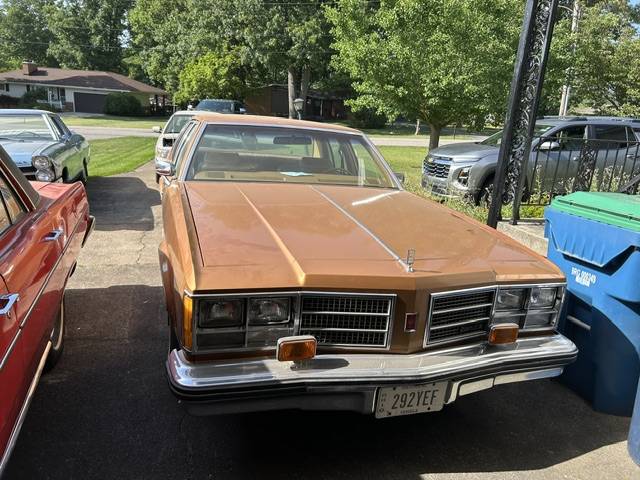 Oldsmobile-88-1978-brown