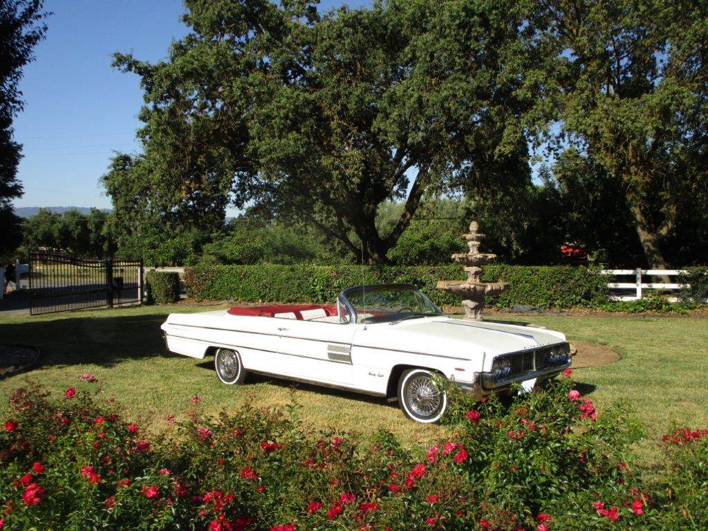 Oldsmobile-98-1962-white