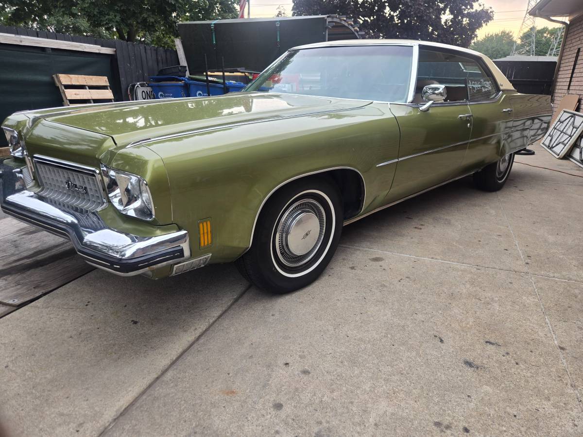 Oldsmobile-98-1973-green