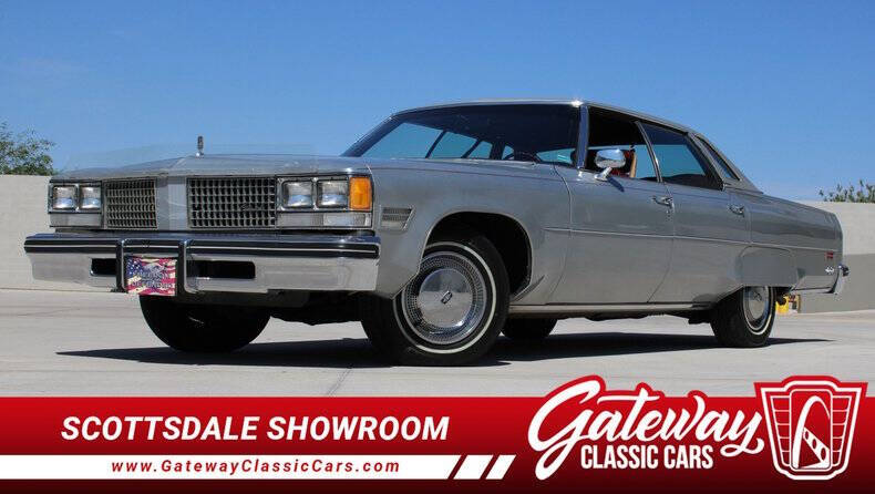 Oldsmobile-98-1976-Silver-Burgandy