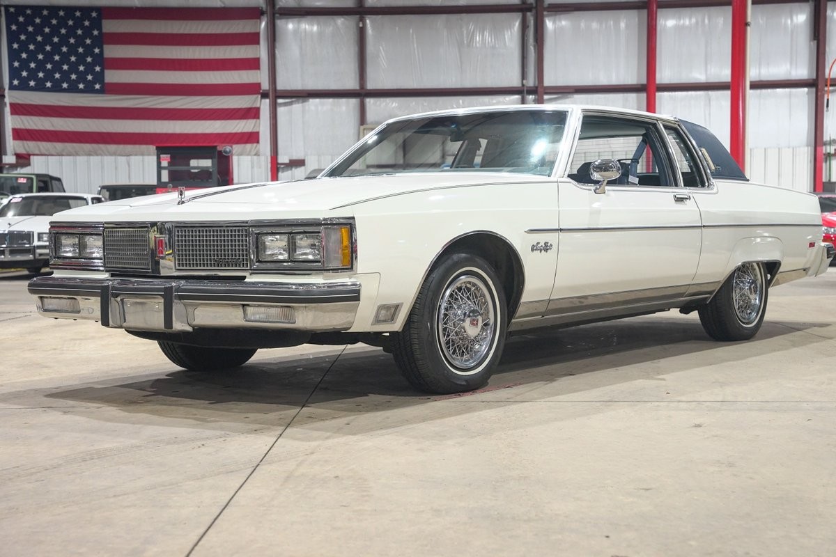 Oldsmobile-98-1983-Coupe-Blue