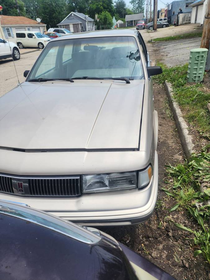 Oldsmobile-Ciera-sl-1996-brown