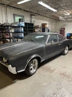 Oldsmobile-Cutlass-1967-Black