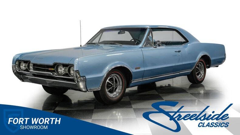 Oldsmobile-Cutlass-1967-Crystal-Blue-Blue