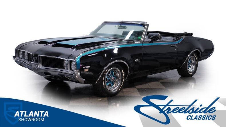 Oldsmobile-Cutlass-1969-Black-Black