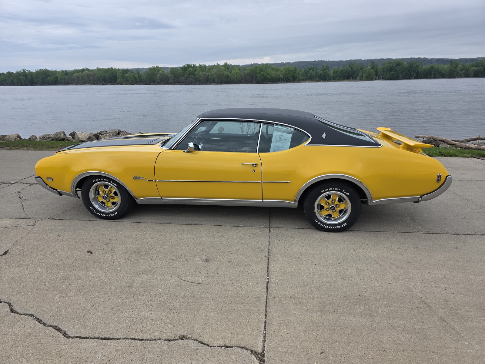 Oldsmobile-Cutlass-1969-Coupe-Black